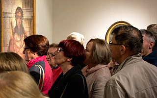 Tłumy w  Elblągu. W muzeum  można obejrzeć obrazy świętego brata Alberta